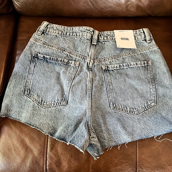 Garage festival jean shorts - Picture 3 of 3